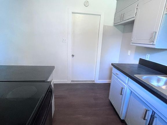 3rd image of 6633 Armando Ave