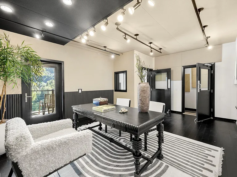 3868 Alta Mesa Dr — Photo 28