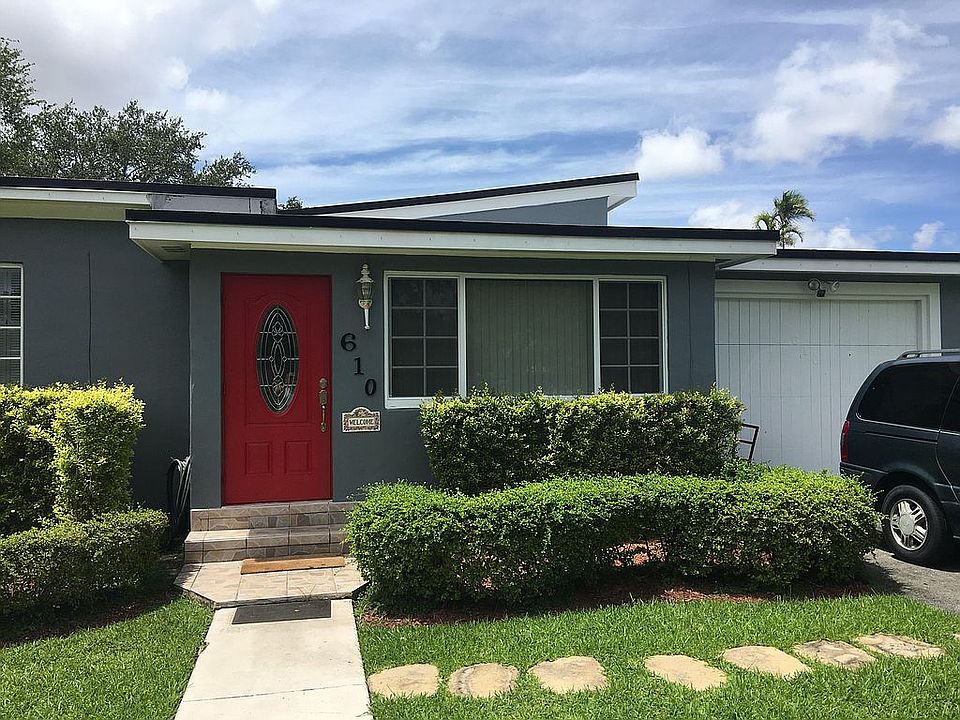 2nd image of 610 Raven Ave