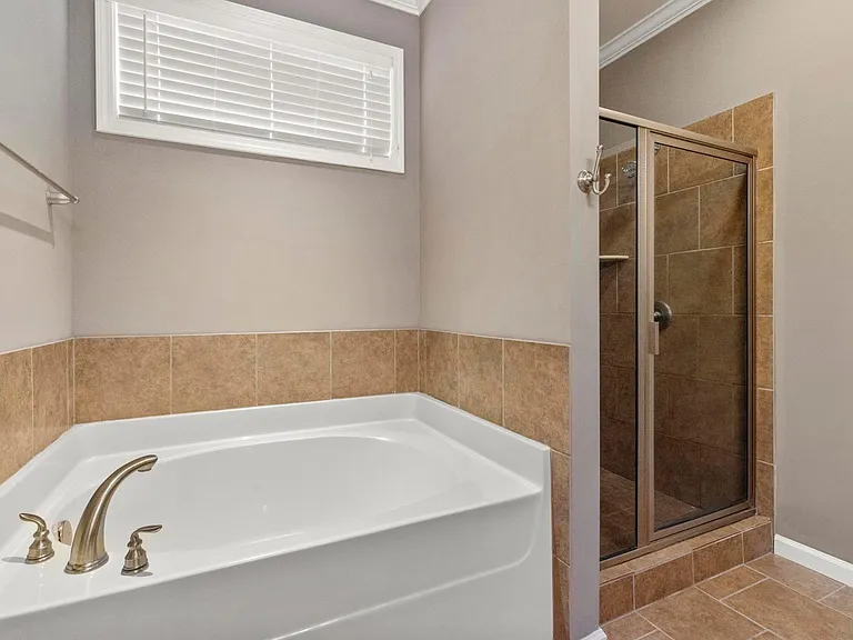 2243 Turnbury Ln — Photo 15
