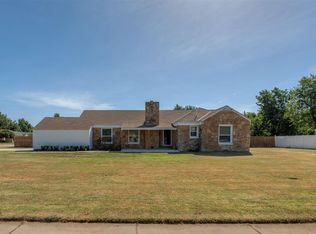 5704 N Macarthur Blvd, Warr Acres, OK 73122