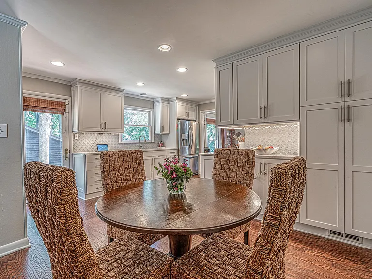1810 Wandering Way Dr — Photo 9