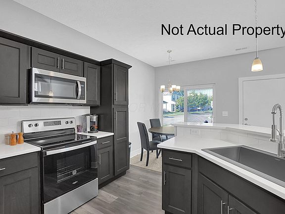 5th image of 1943 Jamesburg St #295