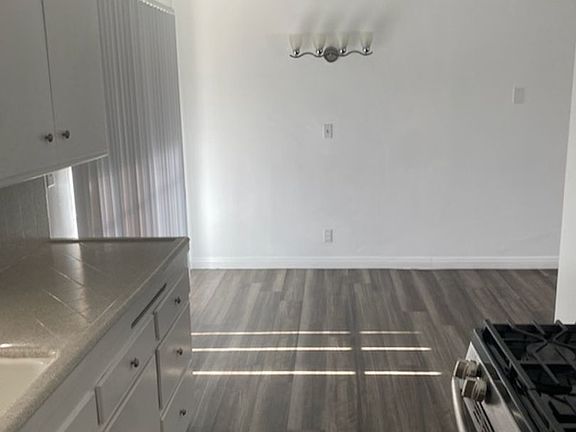 5th image of 560 E Oakland Ave APT L