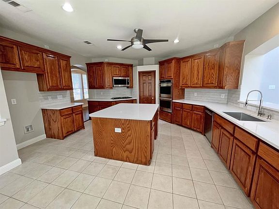 5th image of 2308 Crockett Ct
