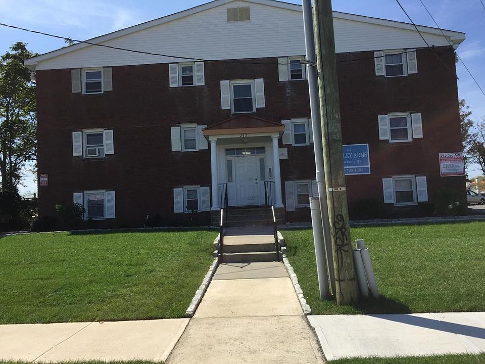 2nd image of 212 3rd Ave
