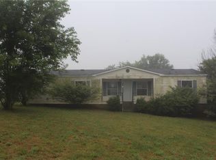 556 Governor Hall Rd, Castalian Springs, TN 37031