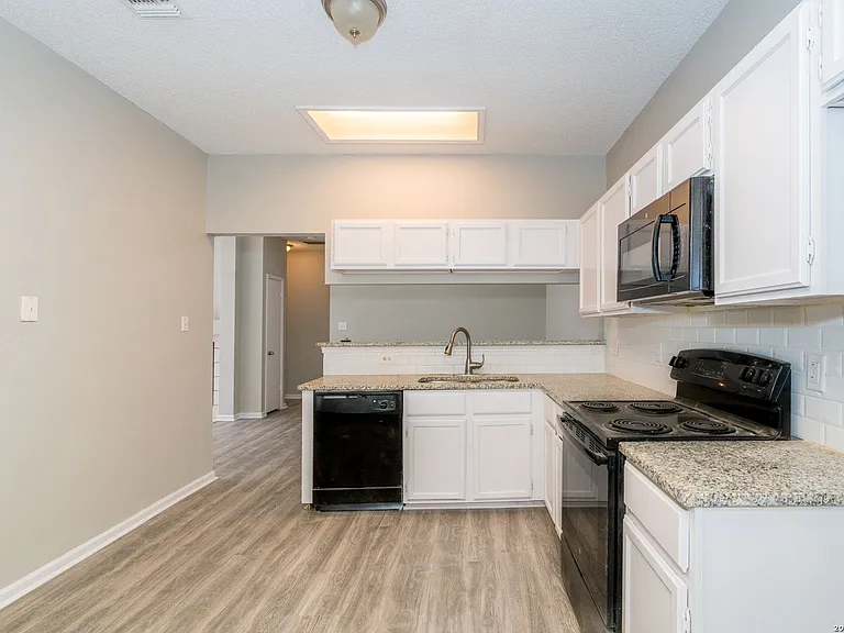 2826 Village Pkwy — Photo 15