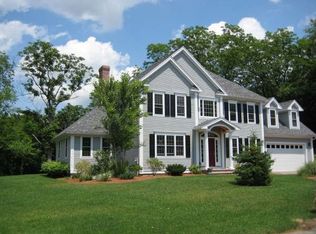 12 Lakeshore Dr, Wakefield, MA 01880