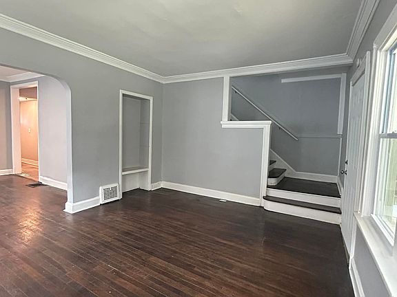 5th image of 5722 Forest Ave