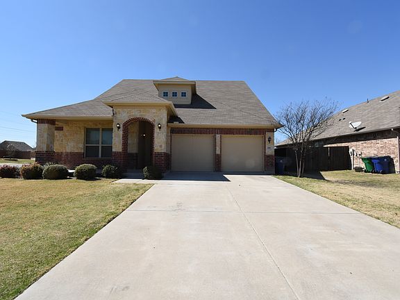 2nd image of 201 Plantation Dr
