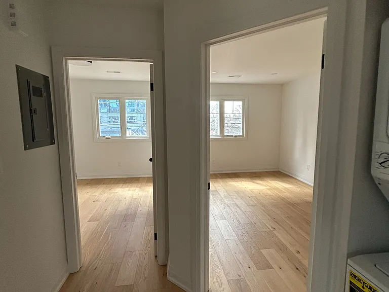 12 Franklin Ave #B — Photo 5