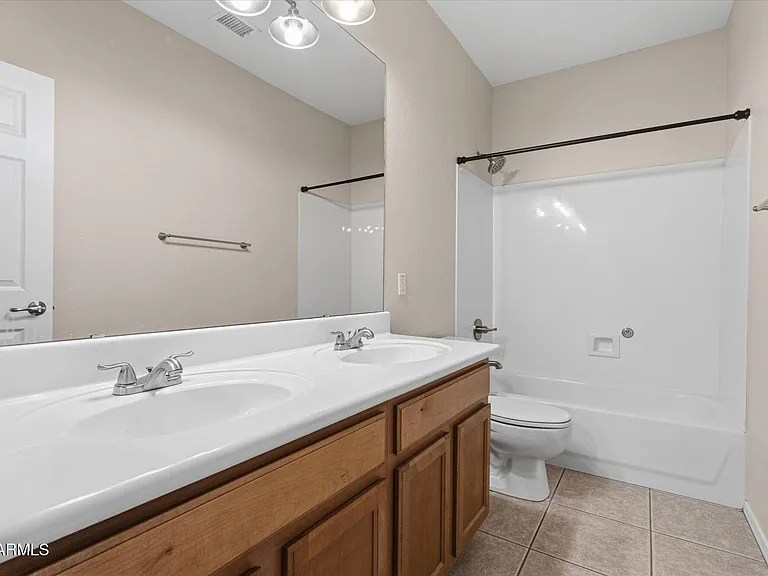 2619 E Hazeltine Way — Photo 23