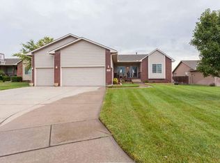 1329 N Lake Edge Cir, Goddard, KS 67052