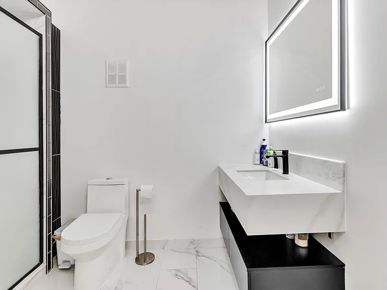 720 E Coco Plum Cir #5 — Photo 27