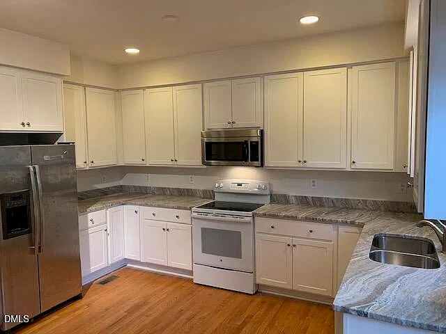 311 Columbia Pl E