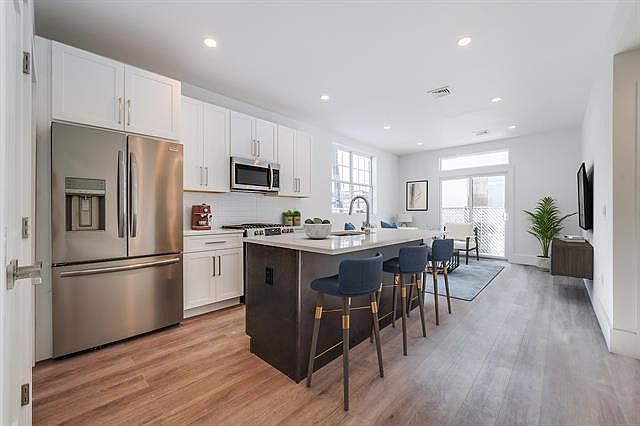 1st image of 47 Graham St #3