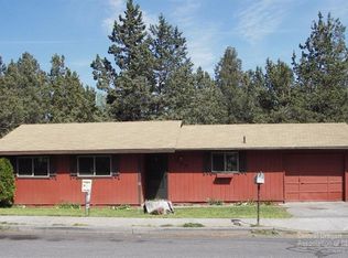 832 SE 6th St, Bend, OR 97702