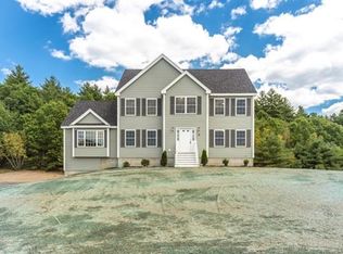20 Crawford Way, Pepperell, MA 01463