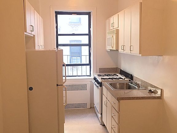 3rd image of 4707 41st St #3rd