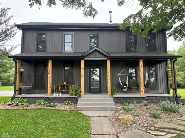 302 E Log St, Carthage, IN 46115