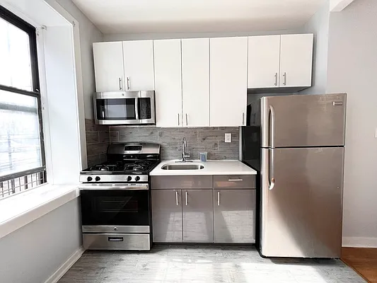 Rented by Premier One Realty LLC | media 18