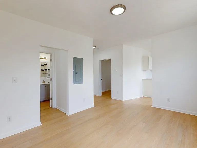 2550 Elyria Ave — Photo 58