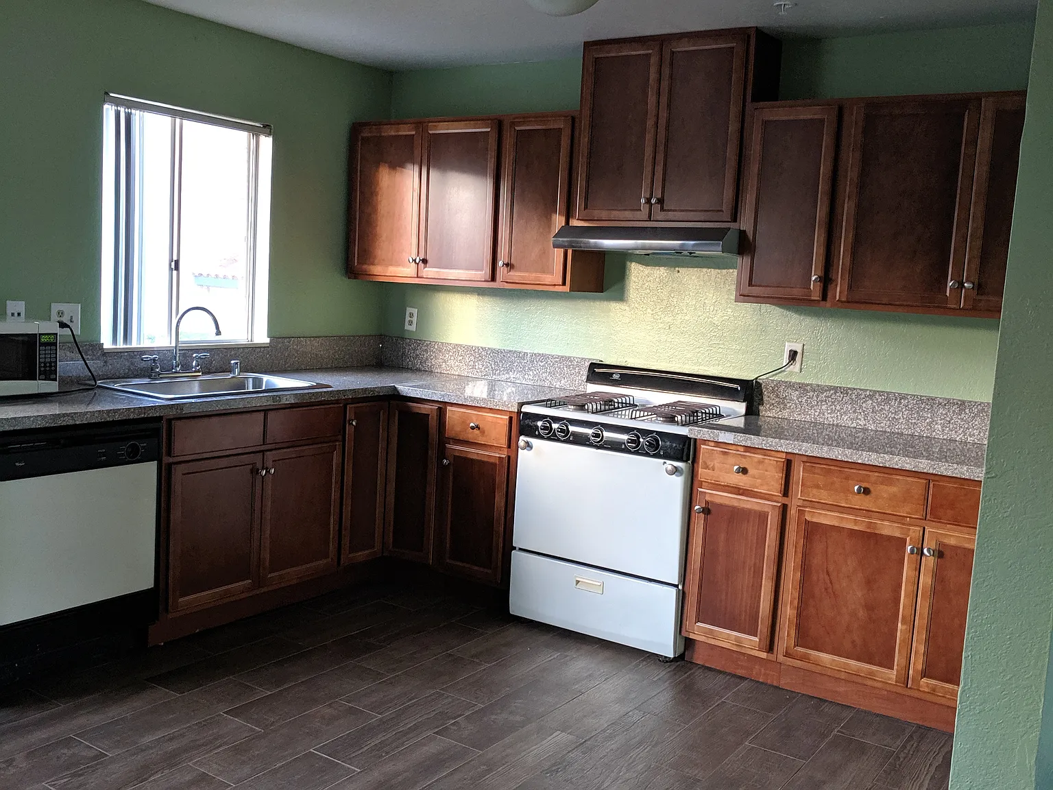 3 bed, 1485 sqft, $2,995 — Photo 1