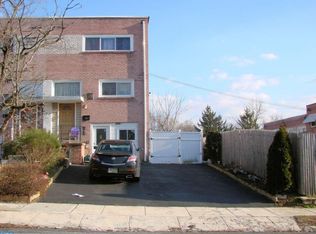 2129 Ravenwood Dr, Folcroft, PA 19032