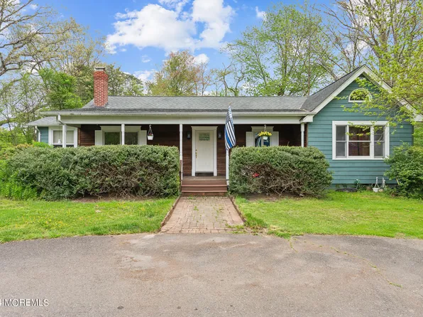 511 Casino Drive, Farmingdale, NJ 07727