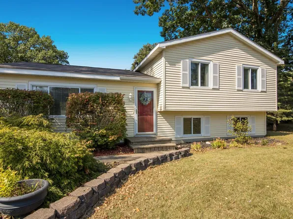 2027 Haaland Rd, Traverse City, MI 49686