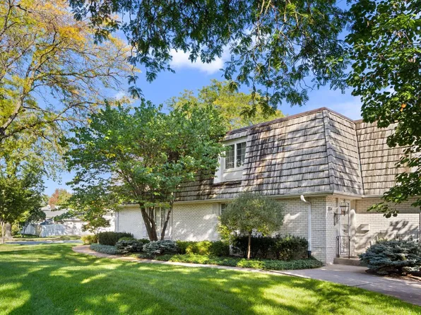 1334 Camellia Dr, Munster, IN 46321