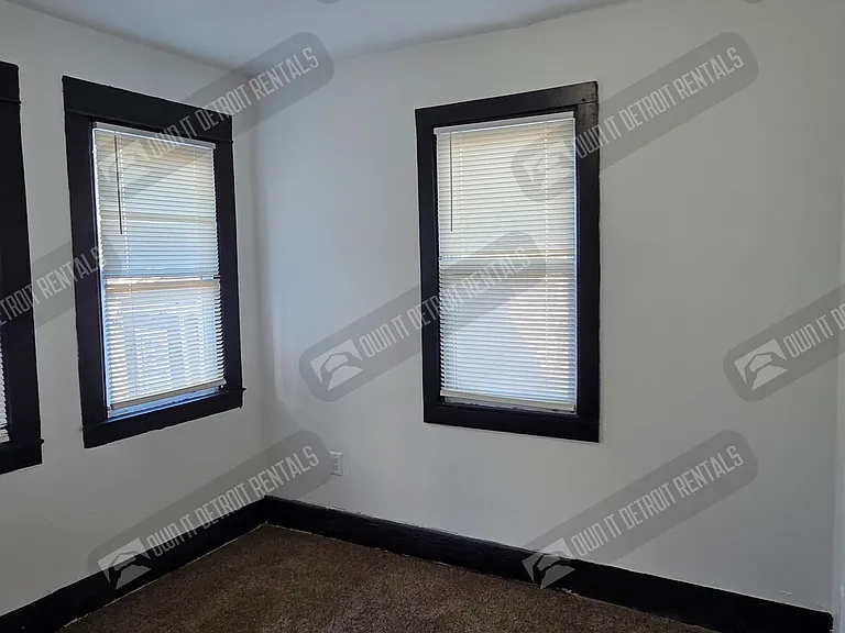 2982 Vicksburg St — Photo 12