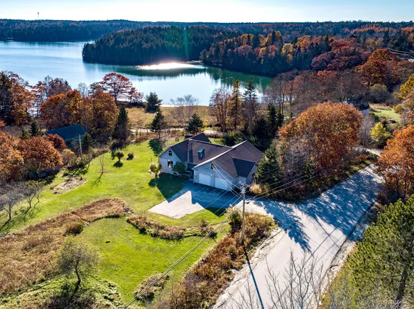 15 Sunshine Road, Deer Isle, ME 04627