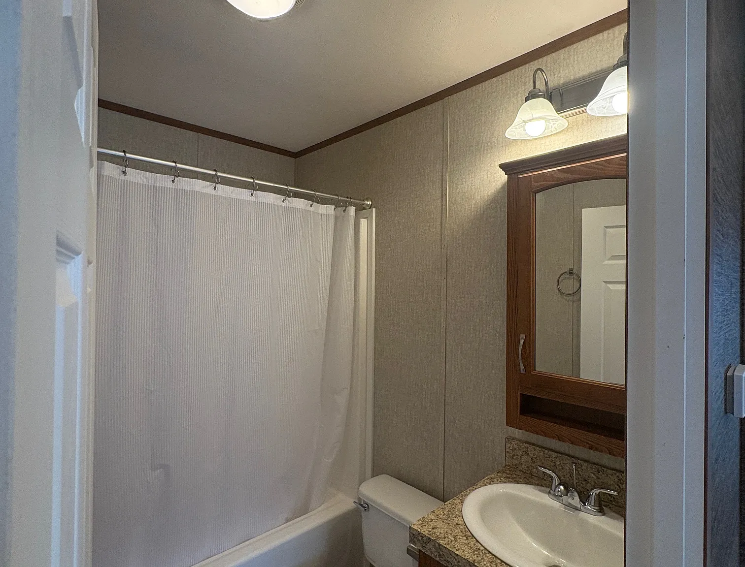 291 N Virginia Ave — Photo 4