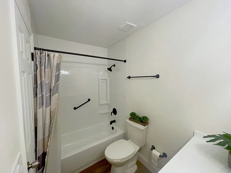 1413 Floyd Dr — Photo 9