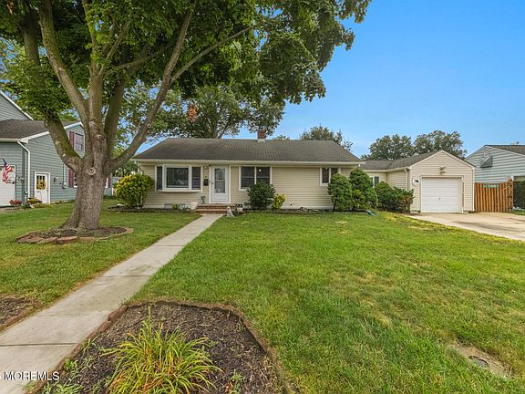 2nd image of 8 Meadowbrook Avenue