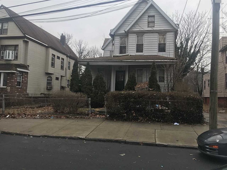 2nd image of 27 Woodlawn Ave