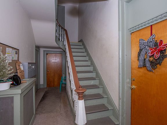 5th image of 301 W Martin St #2