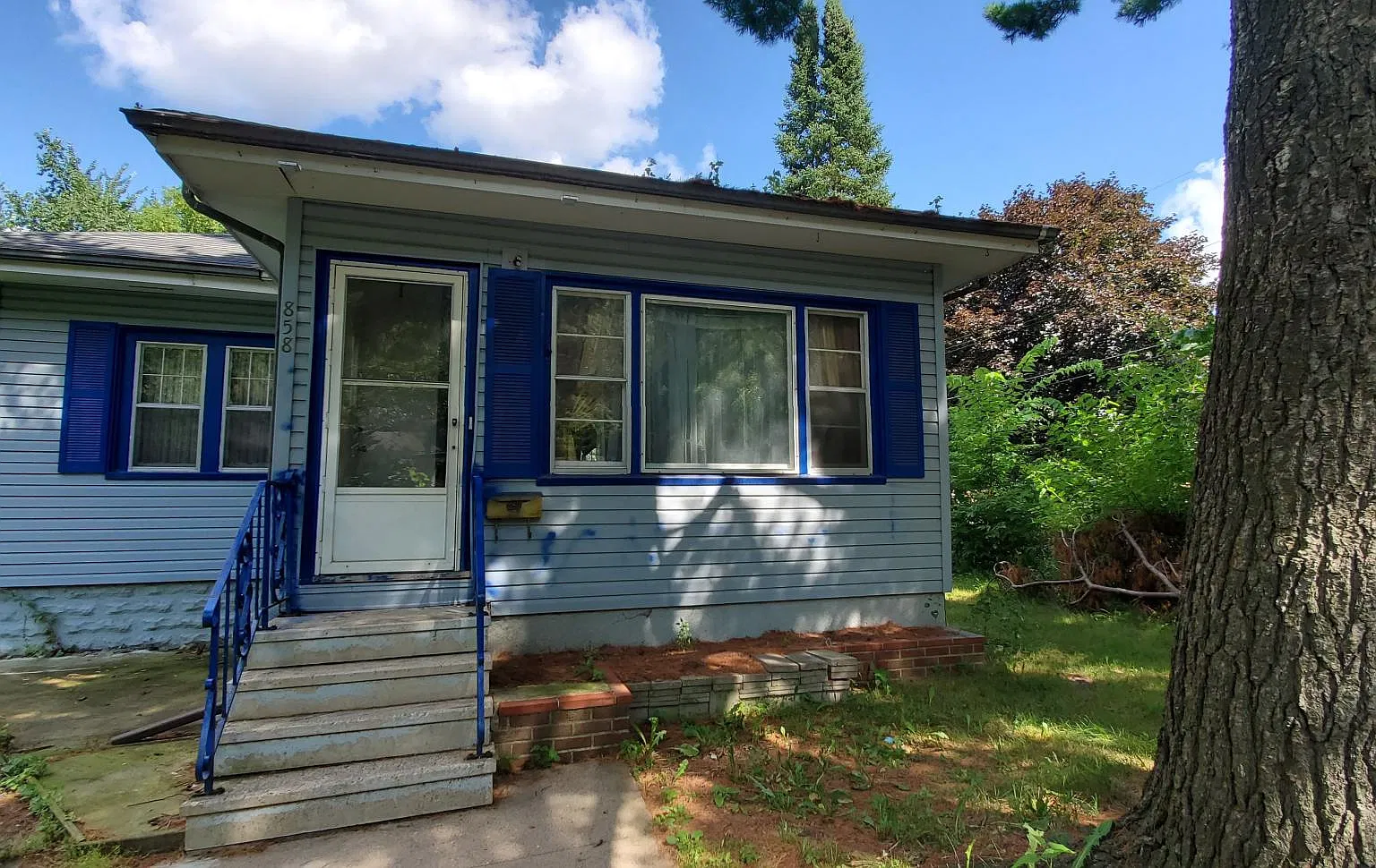 3 bed, 2100 sqft, $2,100 — Photo 3