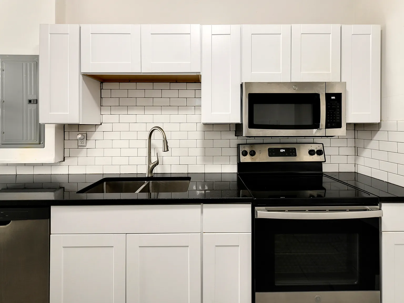 3 bed, 1500 sqft, $1,319 — Photo 3