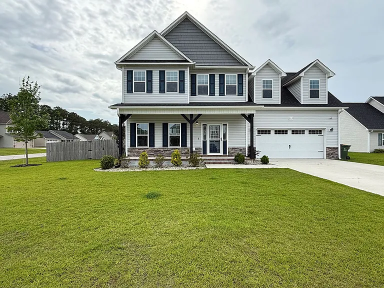 303 Breezeway Dr — Photo 1