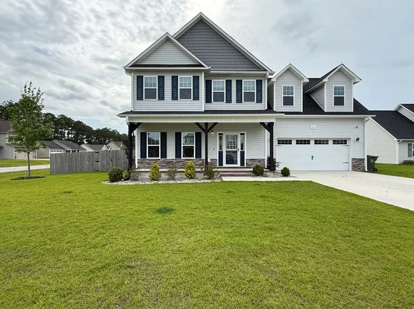 303 Breezeway Dr, Sneads Ferry, NC 28460