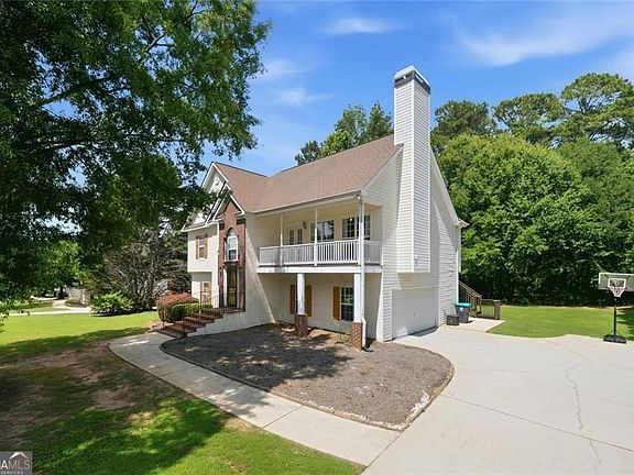 3rd image of 139 Lost Forest Dr