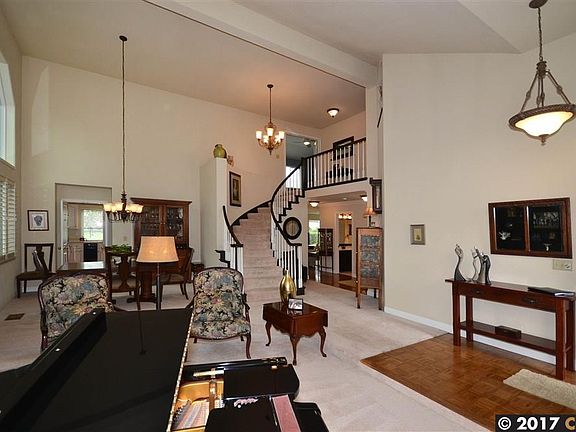 2nd image of 11 Auburn Ct