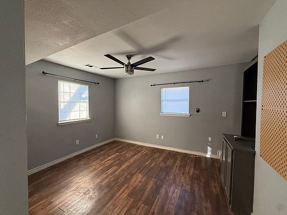 2nd image of 423 W Craig Pl APT 3