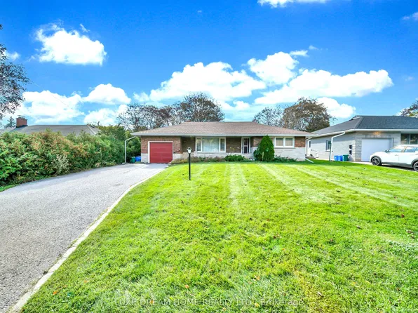 834 Law St, Oshawa, ON L1G 4M4