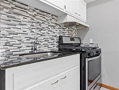3428 Harriet Apartments — Photo 21