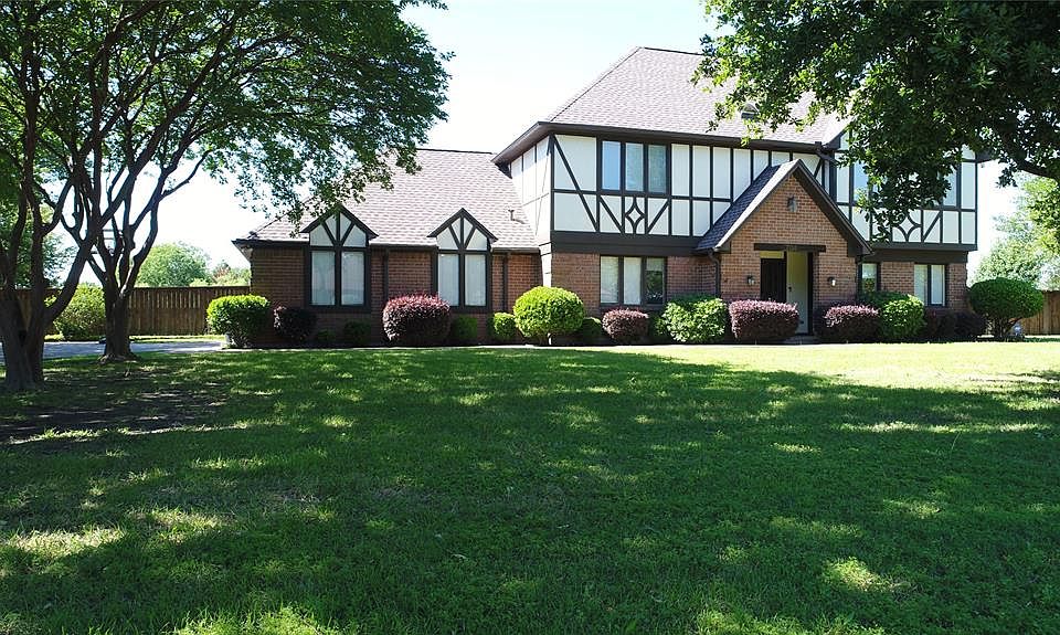 1st image of 704 Meadow Dr