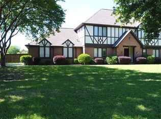 704 Meadow Dr, Corsicana, TX 75110